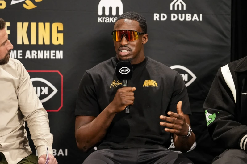 GLORY 105 Rico Verhoeven; Mory Kromah tijdens persco GLORY 105.