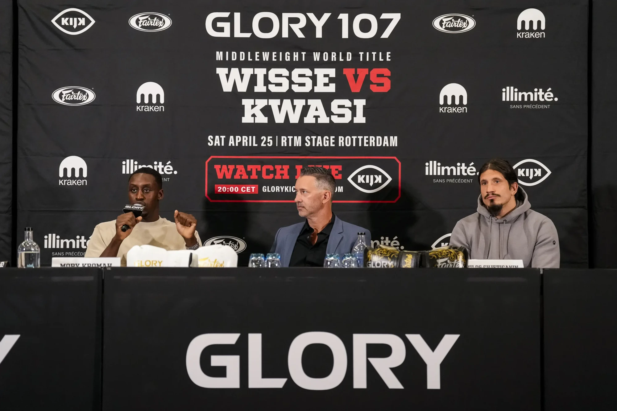 GLORY 107; Mory Kromah en Miloš Cvjetićanin tijdens de persconferentie van GLORY 107. 