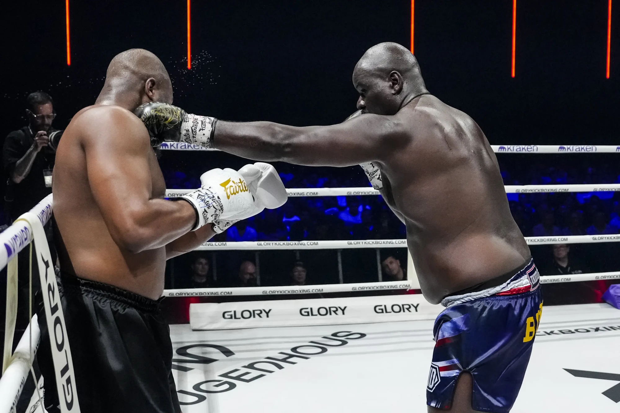 Nico Horta; Nico Horta en Tariq Osaro tijdens gevecht op GLORY 107.